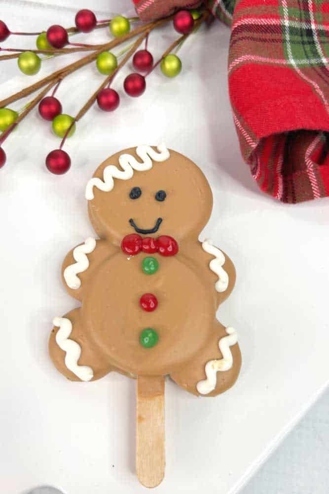 Gingerbread man cookie pops