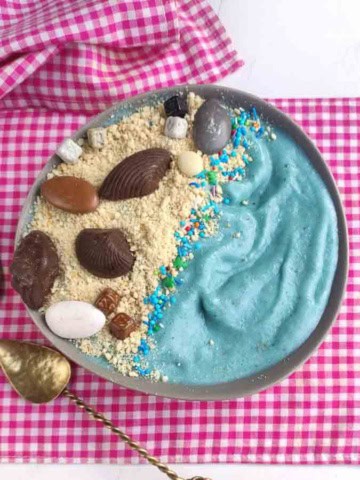 banana ocean smoothie bowl