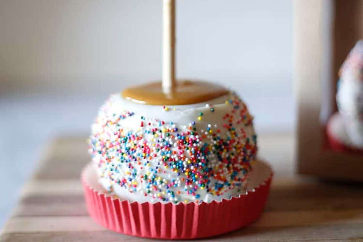 caramel white chocolate dipped apples